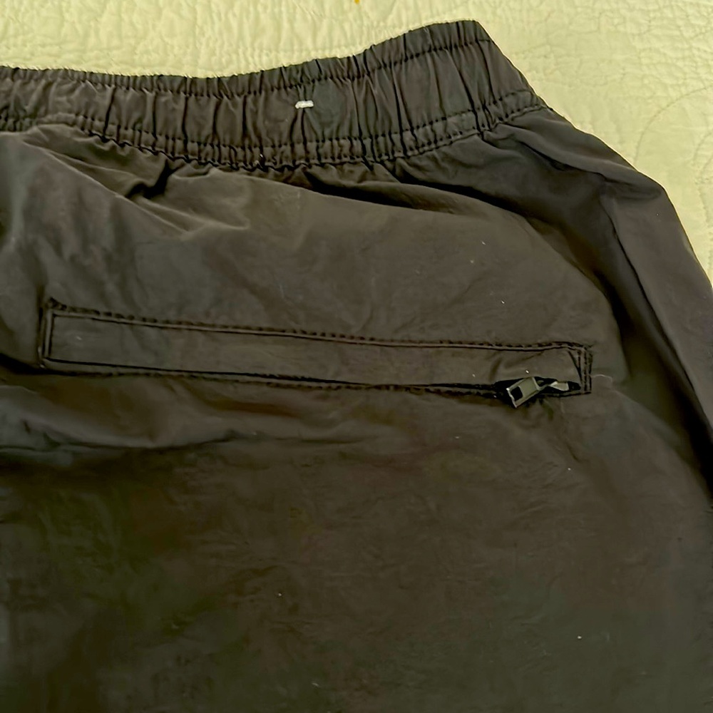 NWOT Gap Cargo Pull on pants - Picture 7 of 9